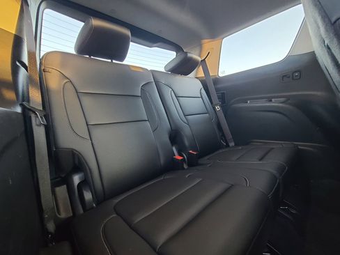 Used 2023 GMC Acadia SLT w/ Trailering Package image 15