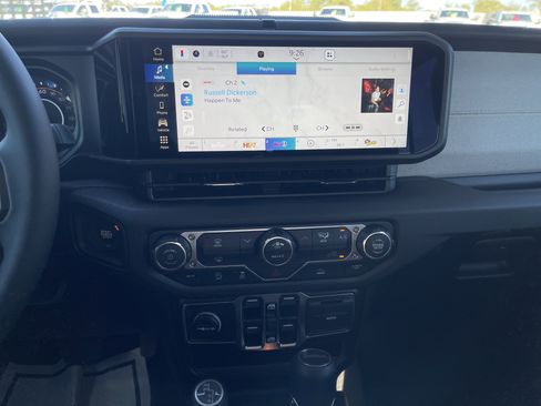 New 2025 Jeep Gladiator Sport image 23