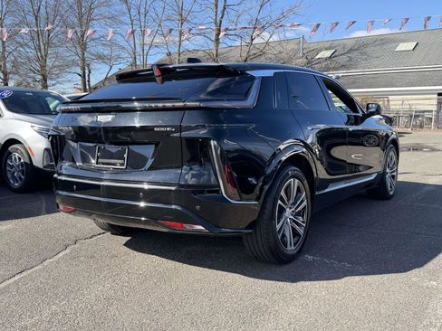 Used 2024 Cadillac Lyriq Luxury w/ LPO, Floor Liner Package AWD/4WD image 3