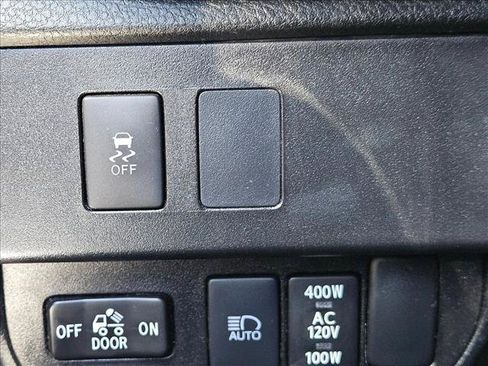 Used 2021 Toyota Tacoma TRD Sport w/ Technology Package AWD/4WD image 13