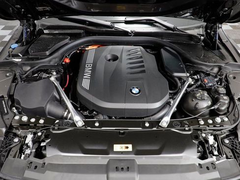 New 2026 BMW 550e xDrive w/ Executive Package image 25
