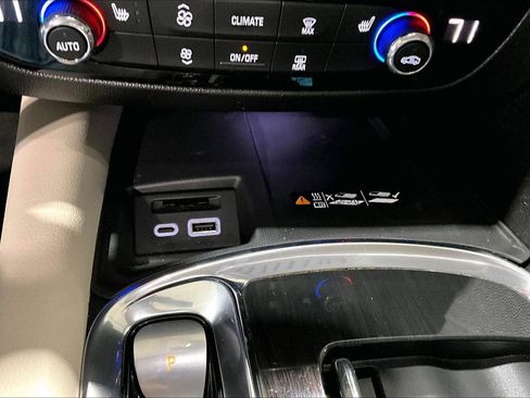 Used 2023 Buick Enclave Essence w/ Experience Buick Package image 32