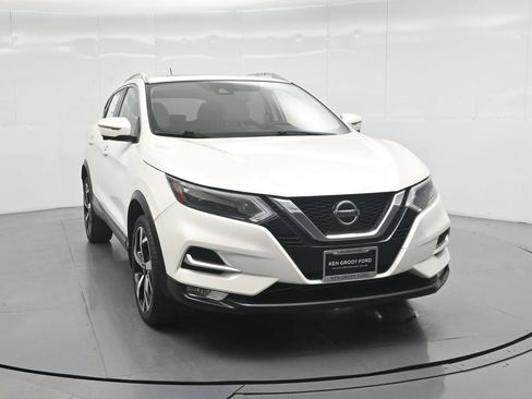 Used 2020 Nissan Rogue Sport SL w/ Premium Package FWD image 26