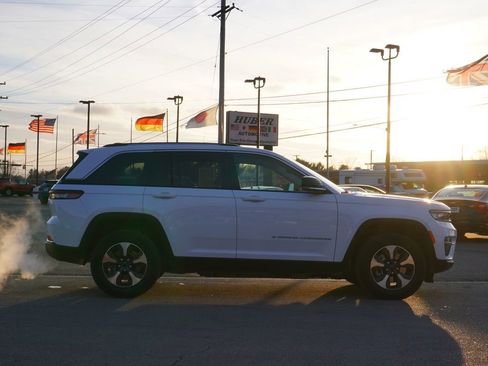 Used 2022 Jeep Grand Cherokee Limited 4xe image 8