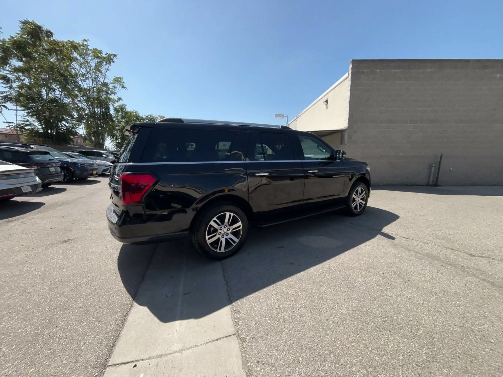 Used 2024 Ford Expedition Max Limited AWD/4WD image 14