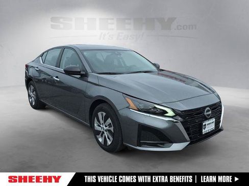 Certified 2025 Nissan Altima 2.5 S FWD image 1