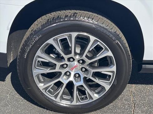 New 2026 GMC Yukon XL Denali w/ Denali Reserve Package AWD/4WD image 13