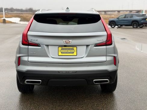 Used 2025 Cadillac XT4 Premium Luxury image 5