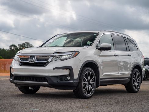 Used 2019 Honda Pilot Touring image 3