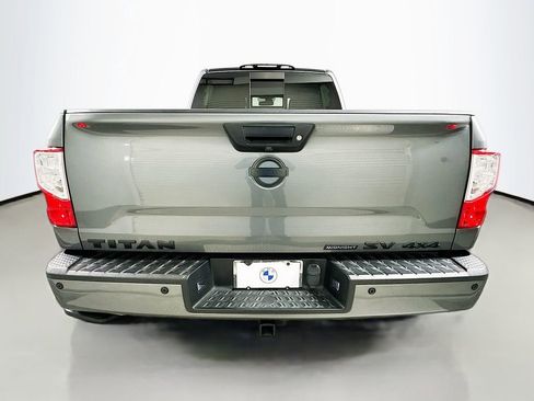 Used 2019 Nissan Titan SV w/ SV Convenience Package AWD/4WD image 6