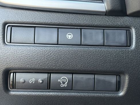 Certified 2023 Nissan Rogue SV image 24