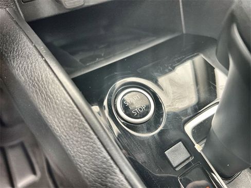 Used 2025 Nissan Versa SV image 16