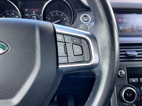 Used 2019 Land Rover Discovery Sport HSE image 11