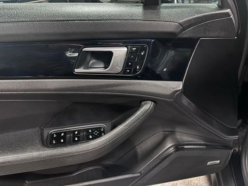 Used 2018 Porsche Panamera 4 image 10