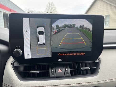 Used 2023 Toyota RAV4 Limited image 27