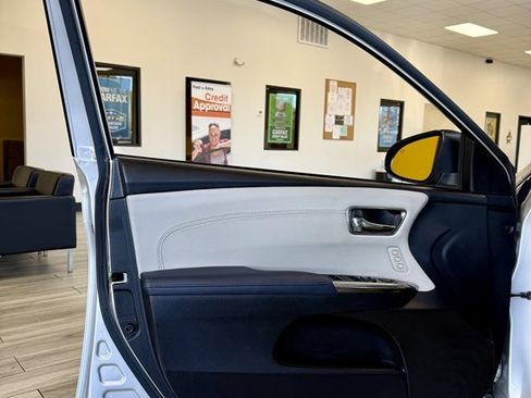 Used 2013 Toyota Avalon image 15