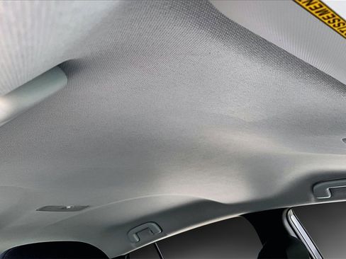 Used 2022 Toyota Prius L Eco image 25