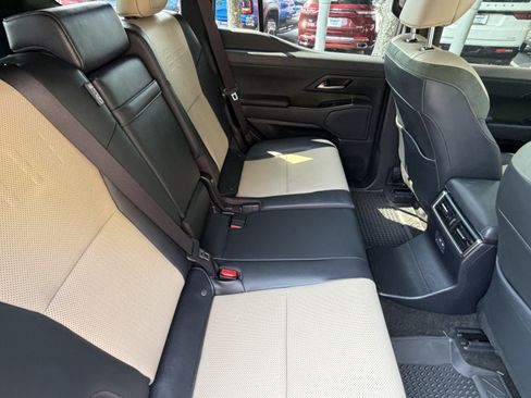 Used 2025 Lexus GX 550 AWD/4WD image 40