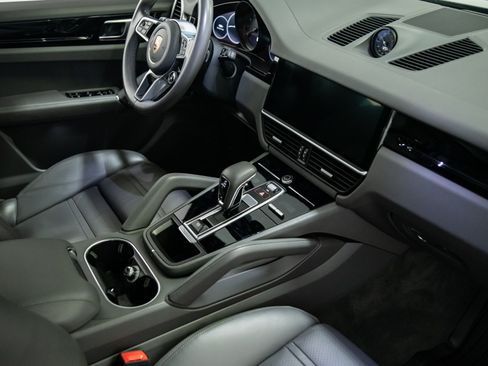Used 2019 Porsche Cayenne S AWD/4WD image 32