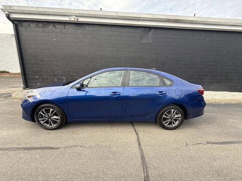 Used 2024 Kia Forte LXS w/ LXS Technology Package image 6