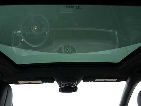 New 2026 Porsche Cayenne image 22