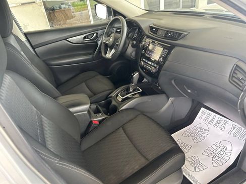 Used 2018 Nissan Rogue SV FWD image 25