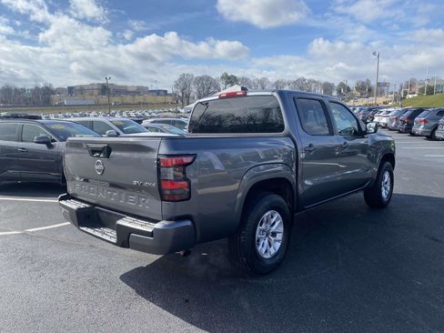Used 2024 Nissan Frontier SV image 7
