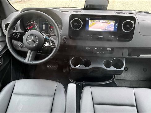 New 2025 Mercedes-Benz Sprinter 2500 image 8
