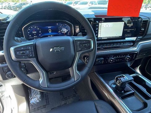Used 2024 Chevrolet Silverado 1500 LT Trail Boss w/ LT Trail Boss Premium Package AWD/4WD image 22