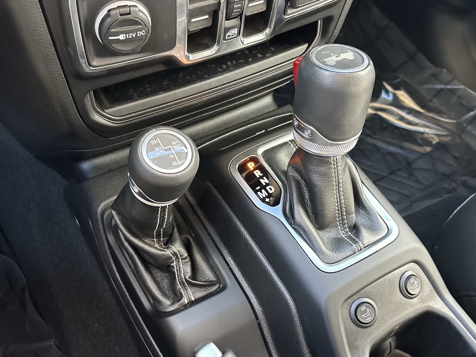 Used 2022 Jeep Wrangler Unlimited Sahara AWD/4WD image 27