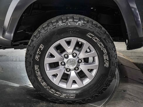 Certified 2019 Toyota Tacoma SR5 image 12