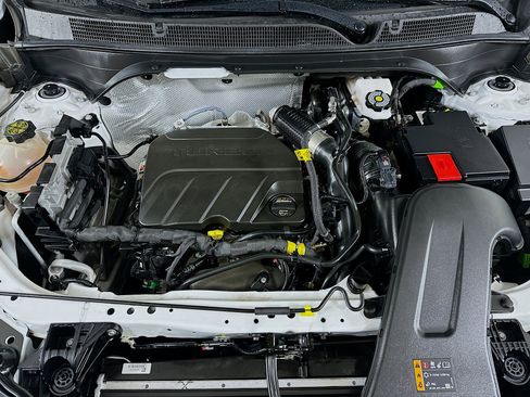 Used 2025 Buick Envista Preferred image 32