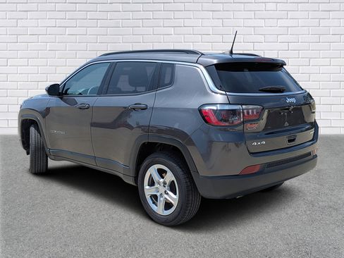 Used 2024 Jeep Compass Latitude AWD/4WD image 3