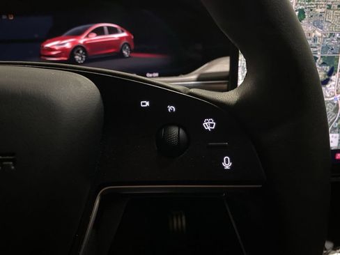 Used 2022 Tesla Model X image 11