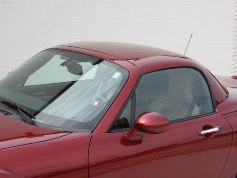 Used 2009 MAZDA MX-5 Miata Grand Touring w/ Premium Pkg RWD image 35