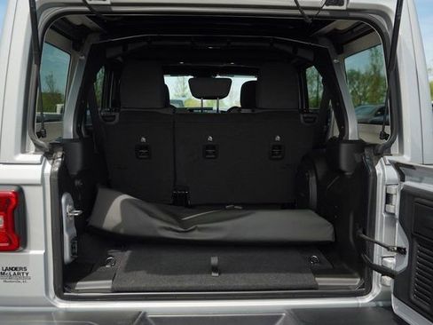 New 2024 Jeep Wrangler Unlimited Rubicon w/ Capability Package image 18