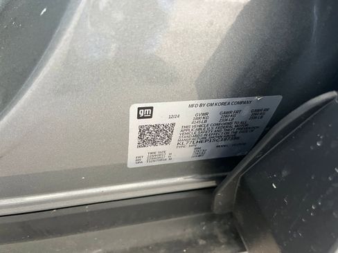 Used 2025 Chevrolet Trax LT image 28