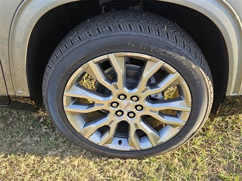 New 2026 GMC Acadia Denali w/ Super Cruise Package image 18