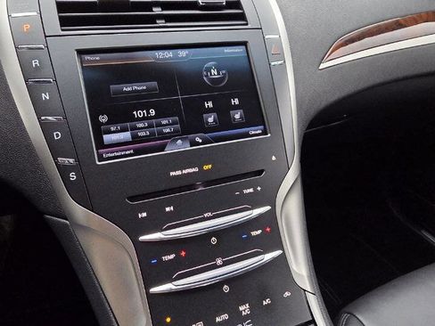Used 2014 Lincoln MKZ image 12
