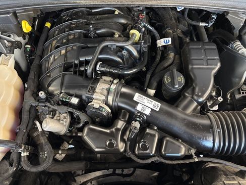 Used 2024 Jeep Grand Cherokee Limited w/ Black Appearance Package image 46