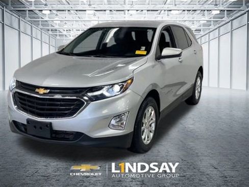 Used 2020 Chevrolet Equinox LT w/ Driver Convenience Package image 5