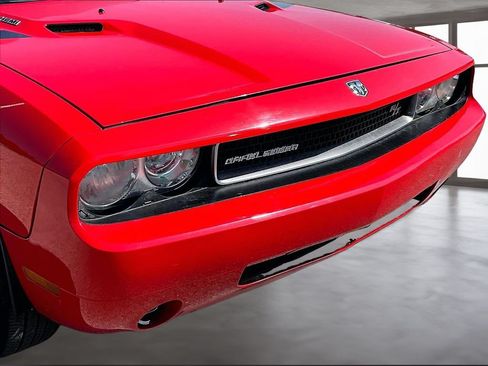 Used 2009 Dodge Challenger R/T RWD image 29
