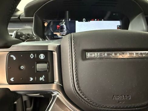 New 2025 Land Rover Discovery Metropolitan Edition image 19