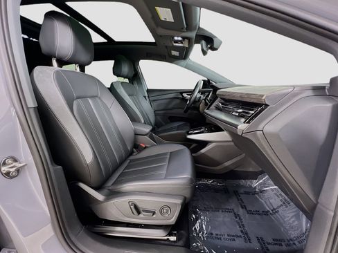 Used 2024 Audi Q4 e-tron Prestige w/ Black Optic Package image 30