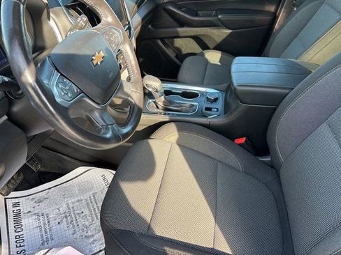 Used 2021 Chevrolet Traverse LT image 11
