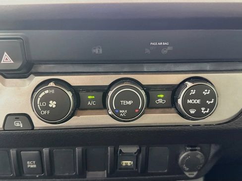 Used 2021 Toyota Tacoma SR5 w/ SR5 Appearance Package (SM) RWD image 16