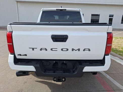 Used 2025 Toyota Tacoma TRD Off-Road image 5