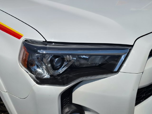 Used 2023 Toyota 4Runner 40th Anniversary SE AWD/4WD image 31