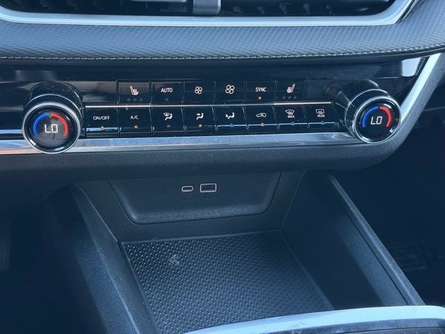 Used 2026 Chevrolet Equinox LT w/ Convenience Package II FWD image 31
