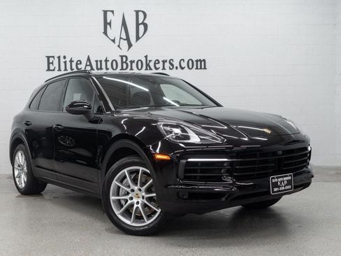 Used 2023 Porsche Cayenne AWD/4WD image 49